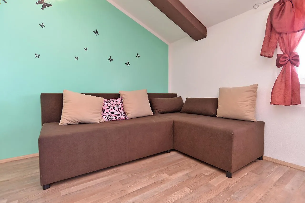Apartments Dino 1355 Πούλα