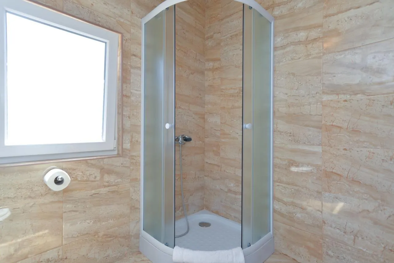 Apartments Dino 1355 Πούλα