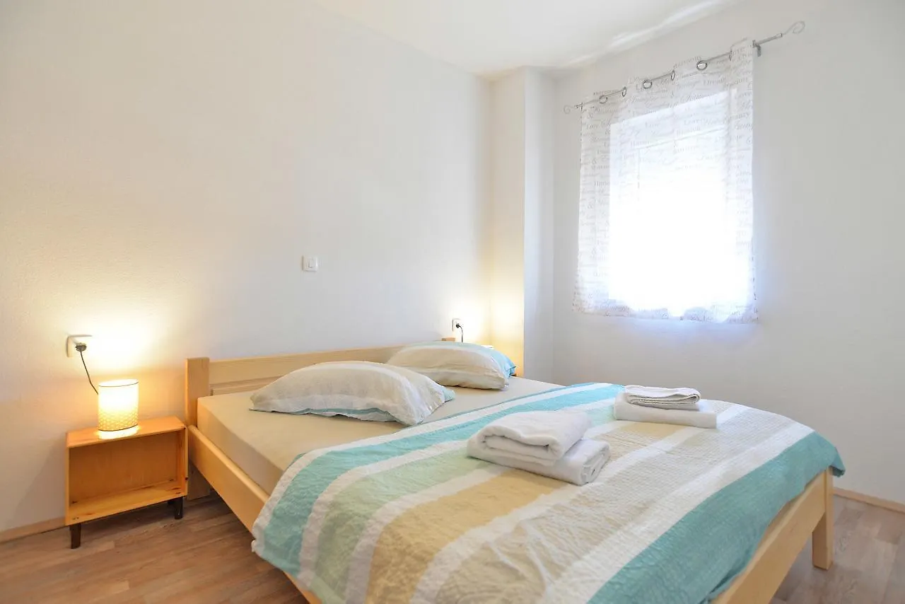Apartments Dino 1355 Πούλα