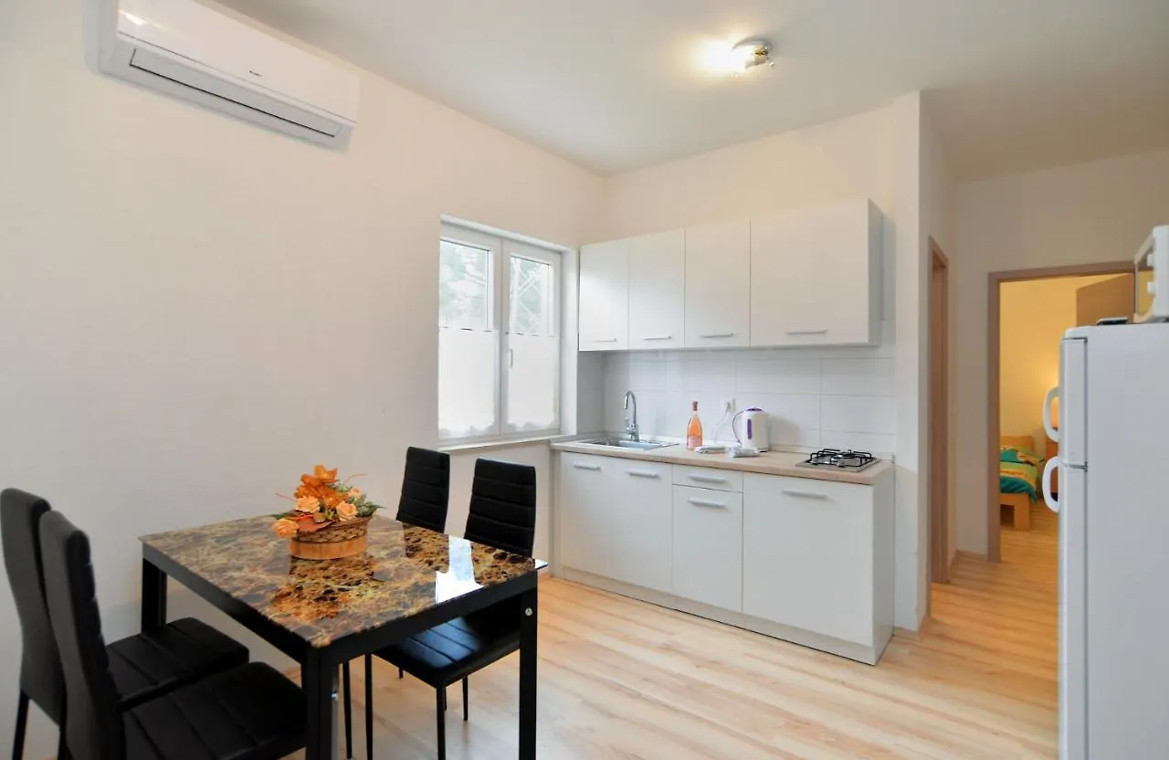 Apartments Dino 1355 Πούλα Κροατία